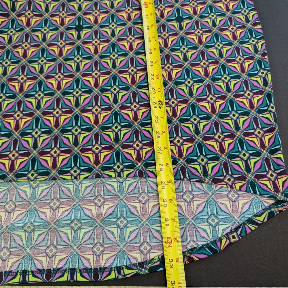 Geometric Patterned Women's Top - image 5